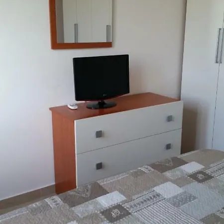 Enza Apartment